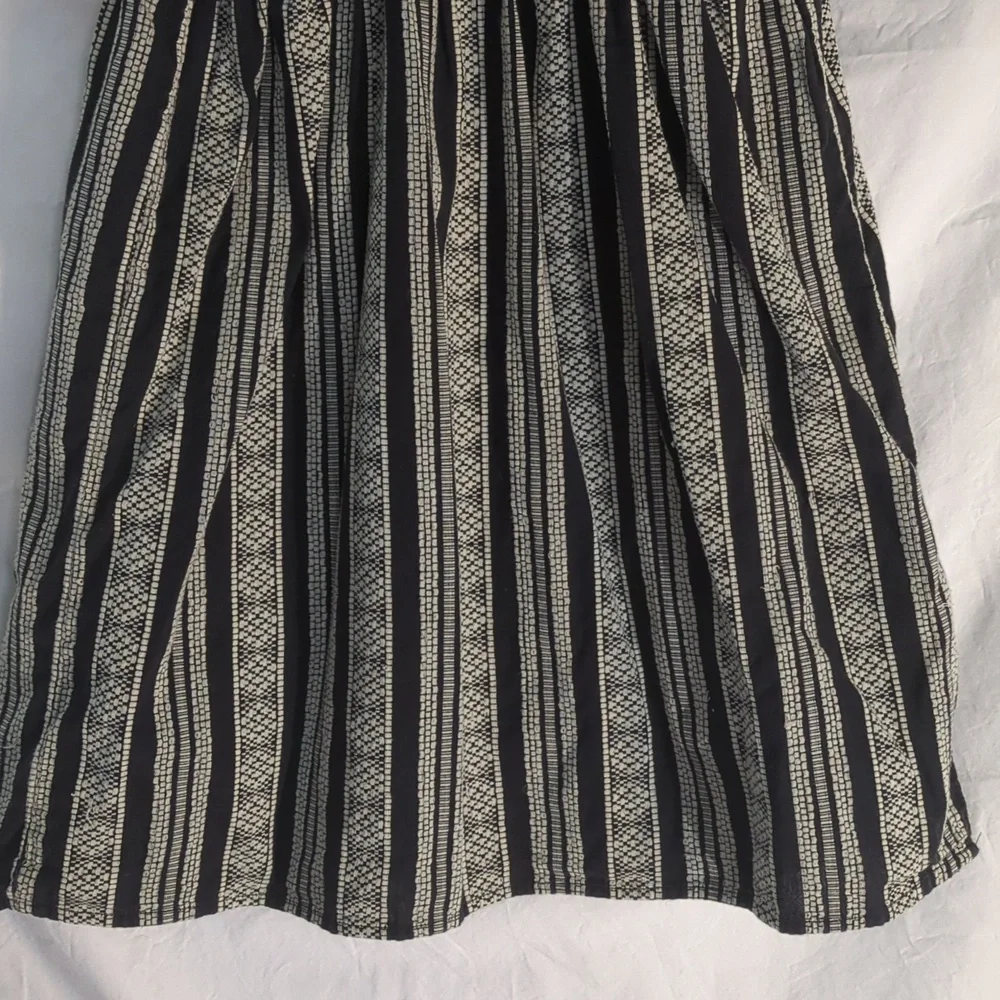 Old Navy | Black and White Woven Pattern Sundress Elastic Back Adjust Straps | M